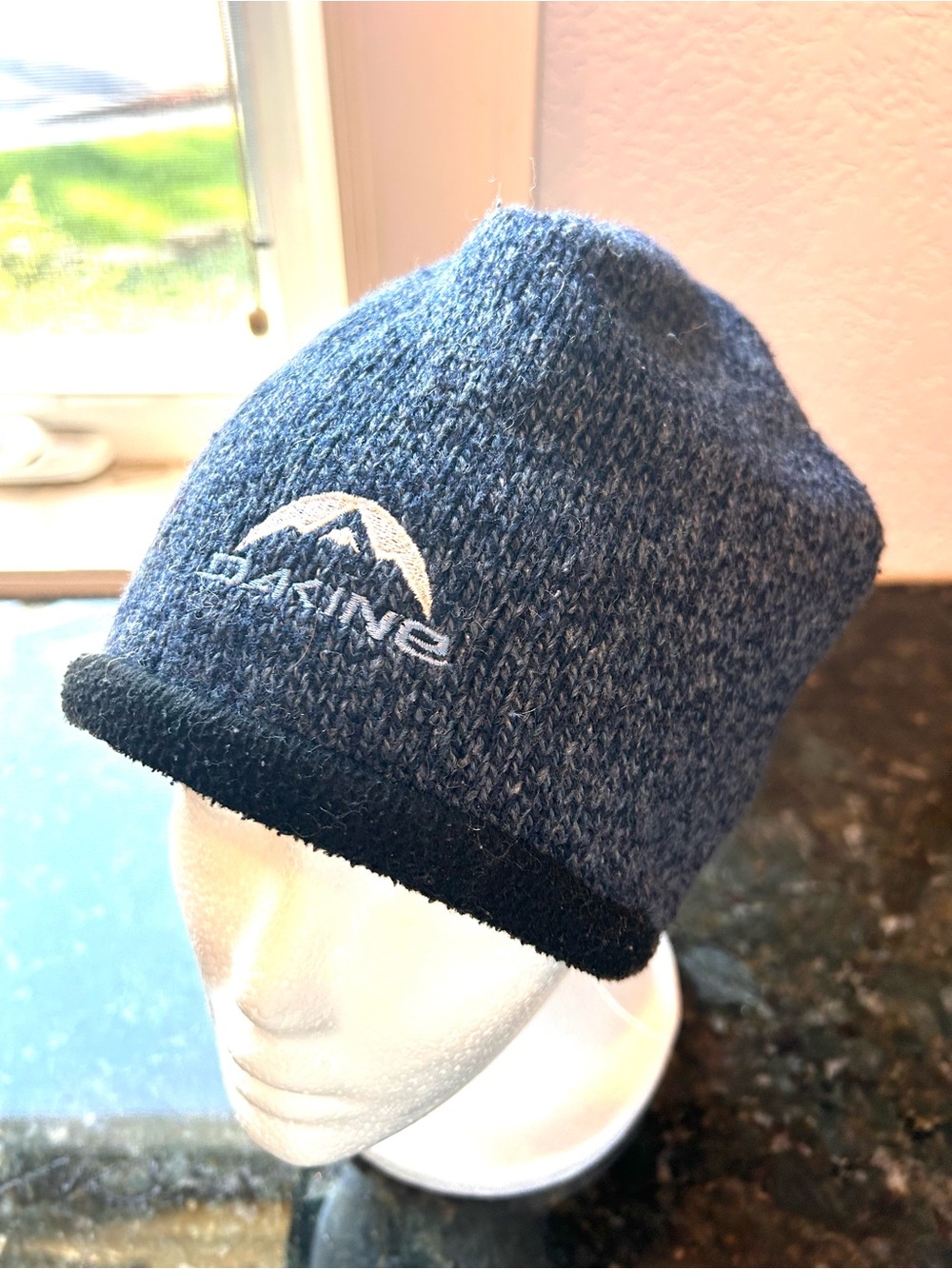 Dakine Embroidered beanie hat. Heathered blue black. Outdoor. Gorpcore. Granola